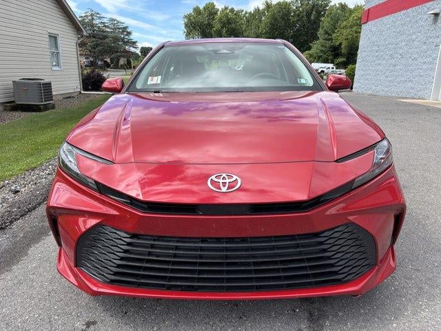 2025 Toyota Camry LE (SE)