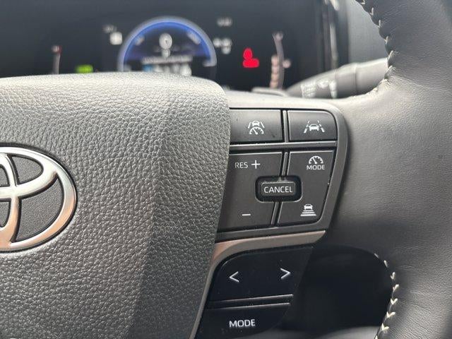 2025 Toyota Camry SE (SE)