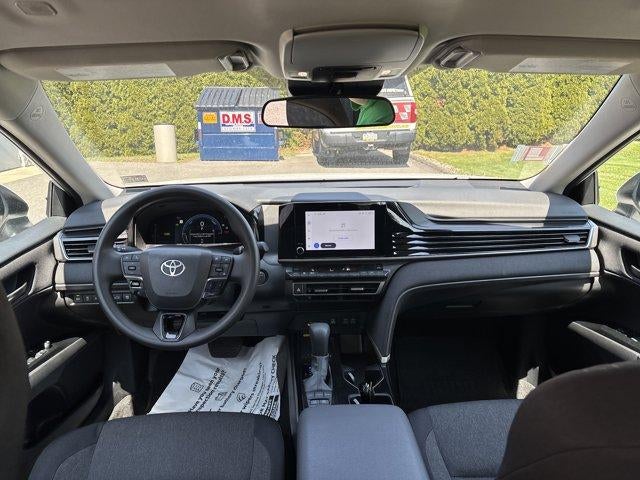 2025 Toyota Camry LE (SE)