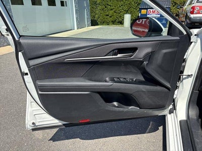2025 Toyota Camry LE (SE)