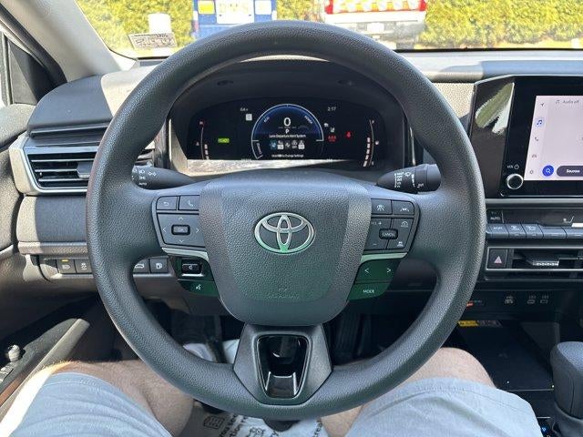 2025 Toyota Camry LE (SE)