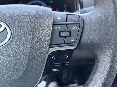 2025 Toyota Camry LE (SE)