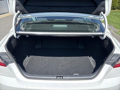 2025 Toyota Camry LE (SE)