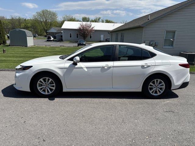 2025 Toyota Camry LE (SE)