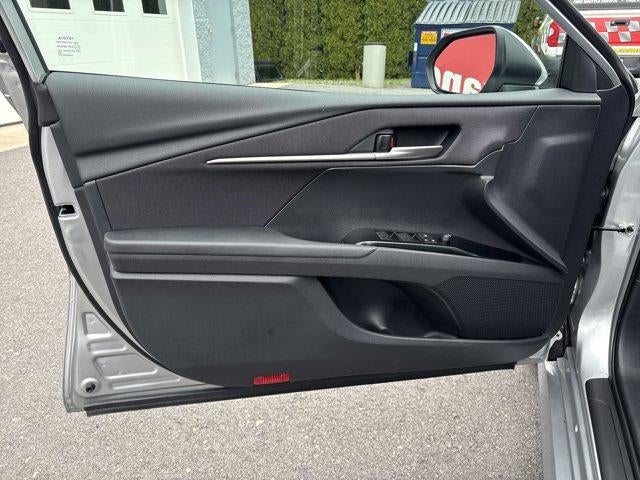 2025 Toyota Camry LE (SE)