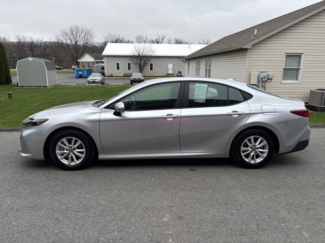 2025 Toyota Camry LE (SE)
