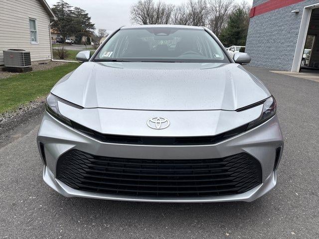 2025 Toyota Camry LE (SE)