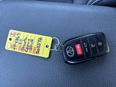 2025 Toyota Camry SE (SE)