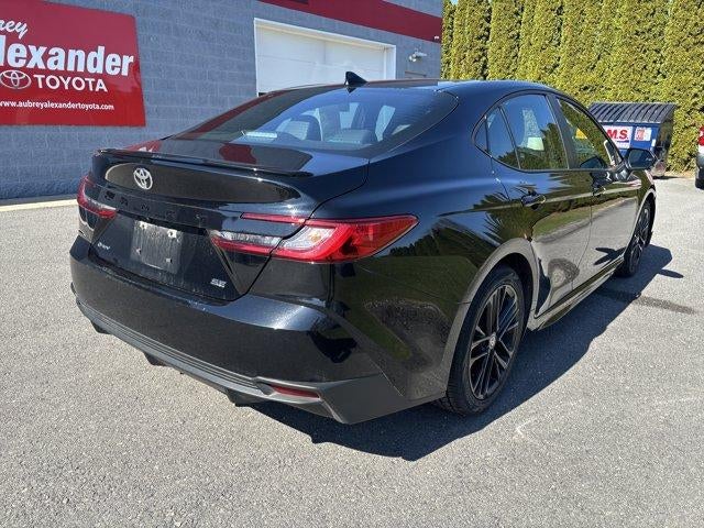 2025 Toyota Camry SE (SE)