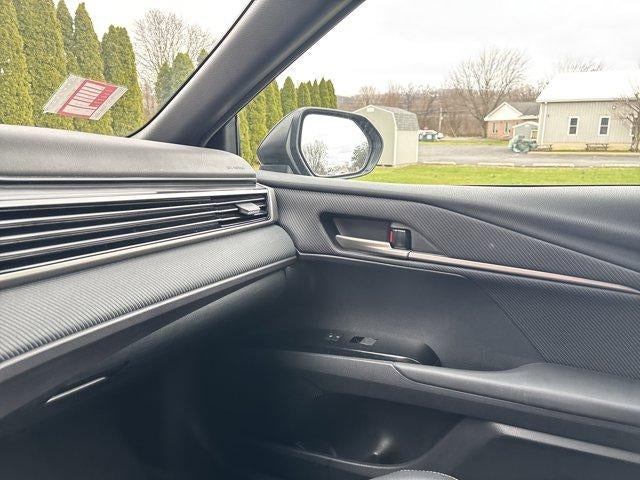 2025 Toyota Camry SE (SE)