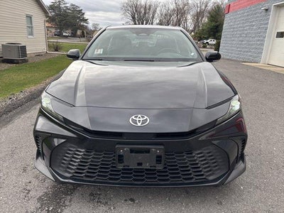 2025 Toyota Camry SE (SE)