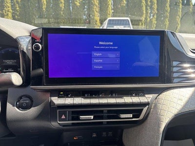 2025 Toyota Camry XLE AWD (Natl)