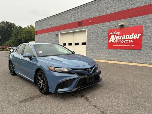 2024 Toyota Camry SE Auto (SE)