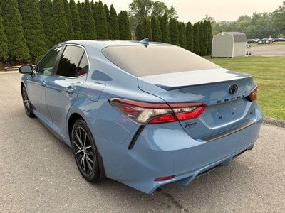 2024 Toyota Camry SE Auto (SE)