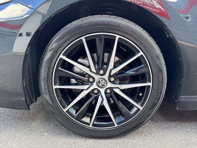 2024 Toyota Camry SE Auto (SE)