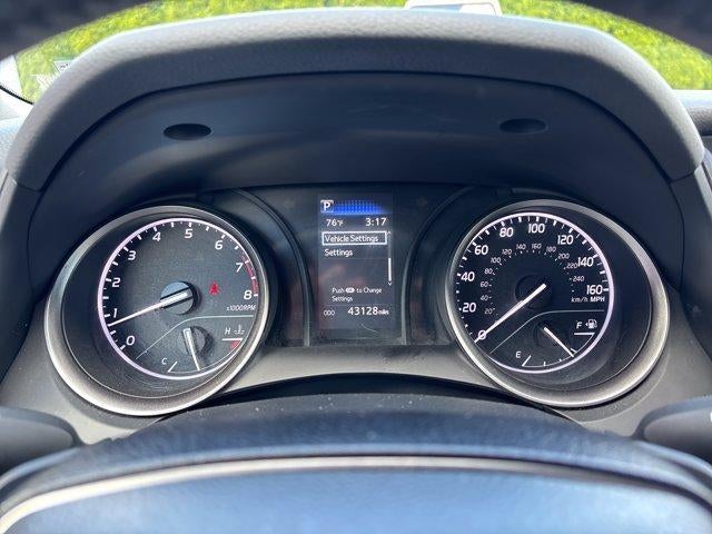 2024 Toyota Camry SE Auto (SE)