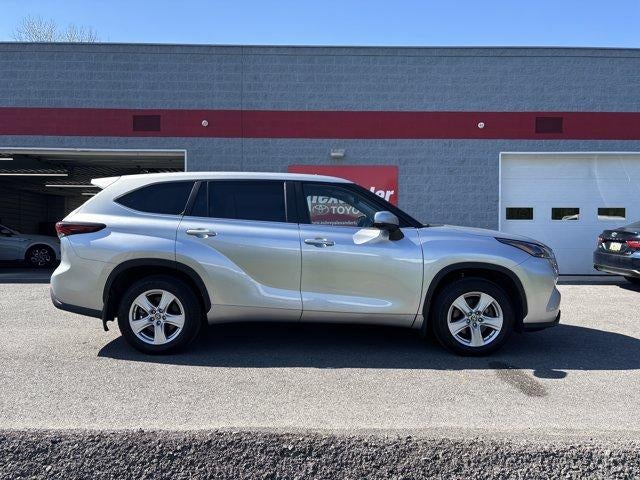 2024 Toyota Highlander LE AWD (SE)