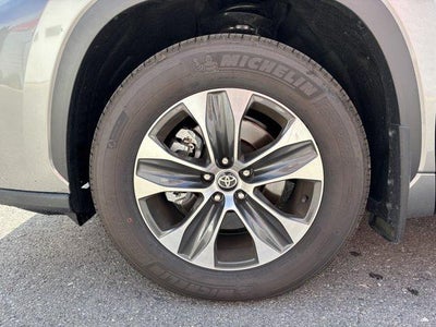 2026 Toyota Highlander XLE AWD (Natl)