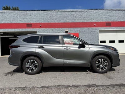 2026 Toyota Highlander XLE AWD (Natl)