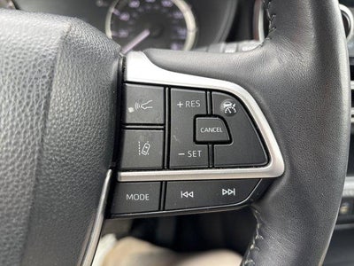 2024 Toyota Highlander LE AWD (SE)