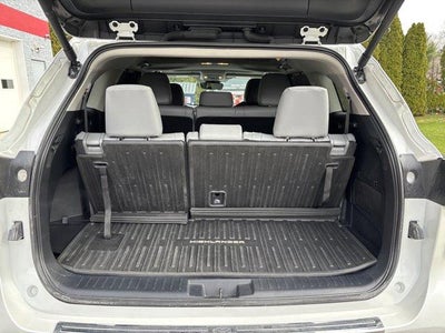 2024 Toyota Highlander LE AWD (SE)