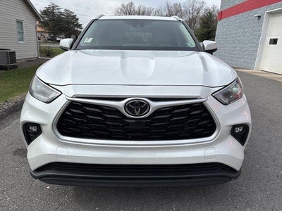 2024 Toyota Highlander LE AWD (SE)