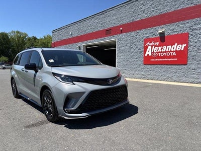 2025 Toyota Sienna XSE AWD 7-Passenger (Natl)