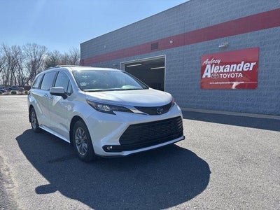 2025 Toyota Sienna XLE AWD 7-Passenger (Natl)