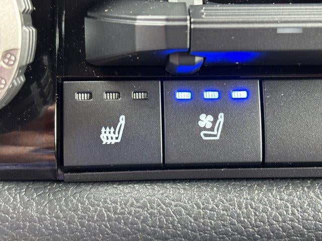 2026 Toyota Tundra 4WD 4WD Limited Hybrid CrewMax 5.5' Bed (Natl)