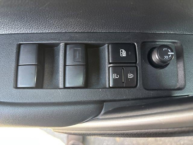 2025 Toyota Corolla Cross XLE 4WD (Natl)