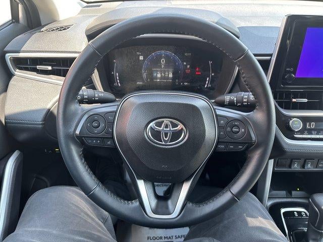 2025 Toyota Corolla Cross XLE 4WD (Natl)