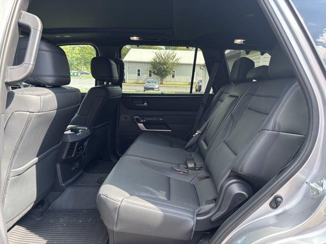 2025 Toyota Sequoia Limited 4WD (SE)