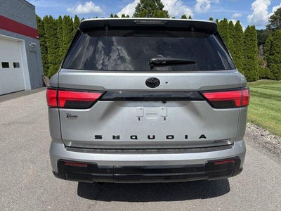 2025 Toyota Sequoia Limited 4WD (SE)