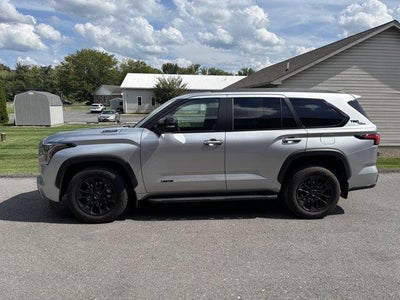 2025 Toyota Sequoia Limited 4WD (SE)
