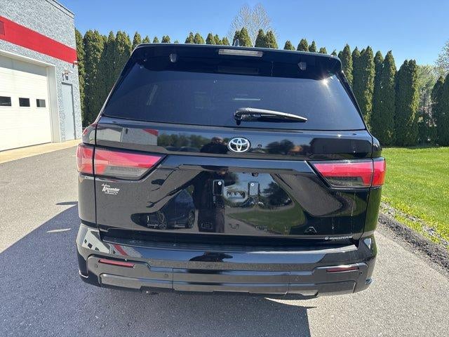 2026 Toyota Sequoia Limited 4WD (SE)