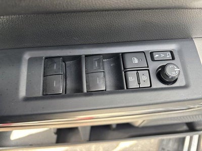 2025 Toyota Sequoia SR5 4WD (SE)