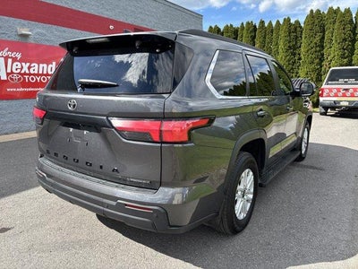 2025 Toyota Sequoia SR5 4WD (SE)