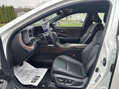 2023 Toyota Crown XLE AWD (Natl)