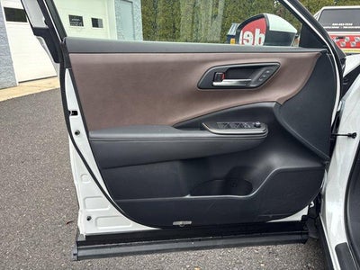 2023 Toyota Crown XLE AWD (Natl)