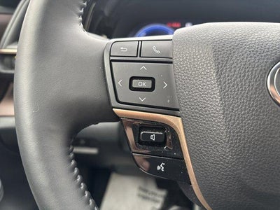 2023 Toyota Crown XLE AWD (Natl)