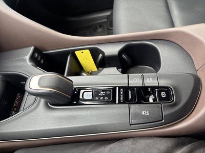 2023 Toyota Crown XLE AWD (Natl)