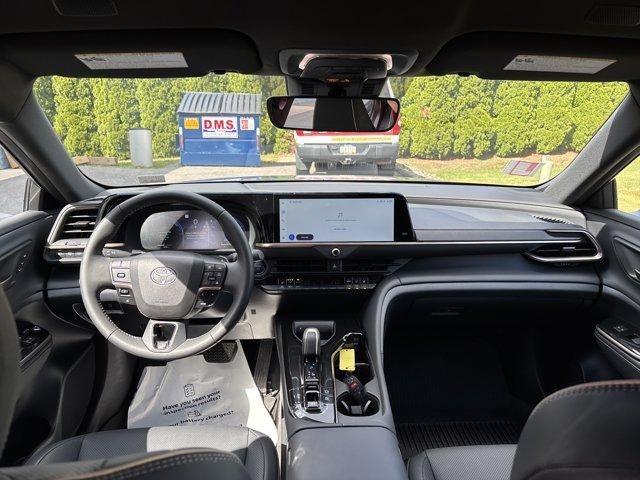 2025 Toyota Crown Signia XLE AWD (Natl)