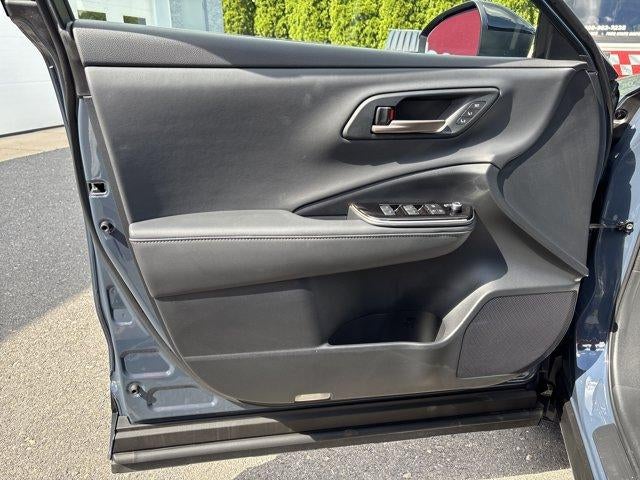 2025 Toyota Crown Signia XLE AWD (Natl)