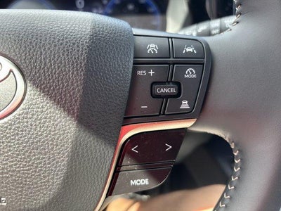 2025 Toyota Crown Signia XLE AWD (Natl)