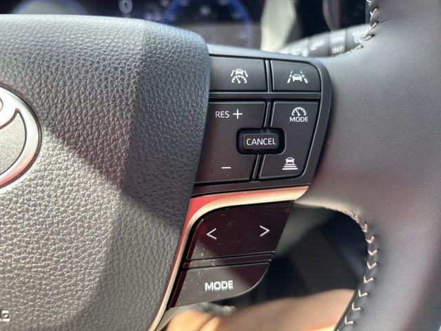 2025 Toyota Crown Signia XLE AWD (Natl)
