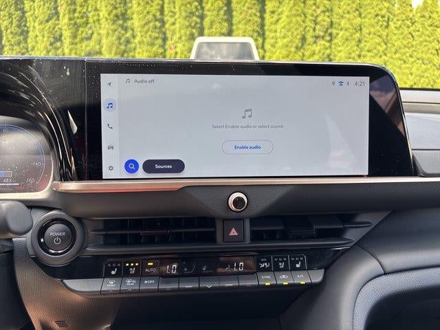 2025 Toyota Crown Signia XLE AWD (Natl)