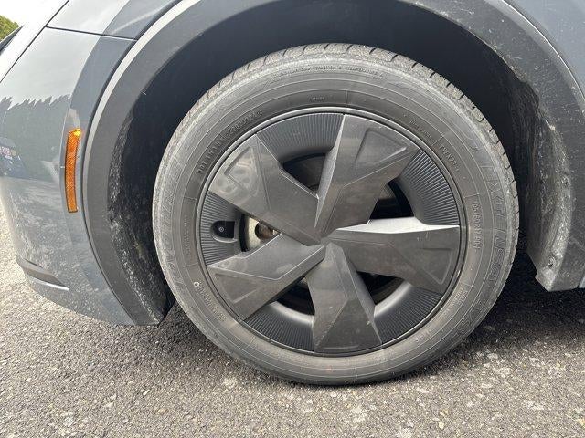 2024 Toyota Prius LE (Natl)