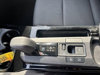 2025 Toyota Prius LE (Natl)