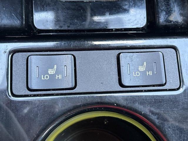 2019 Toyota Prius XLE AWD-e (Natl)