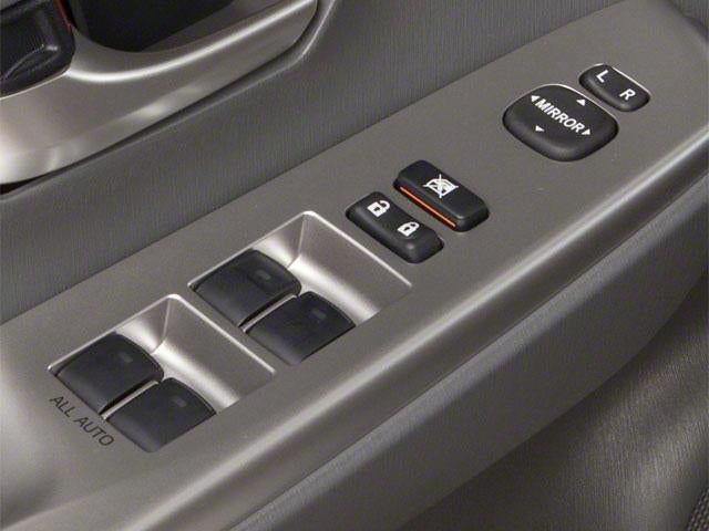 2013 Toyota Prius v 5dr Wgn Three (Natl)